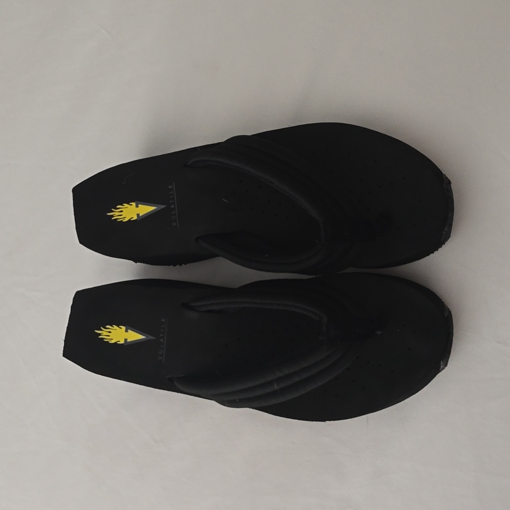 Volatile flip flops